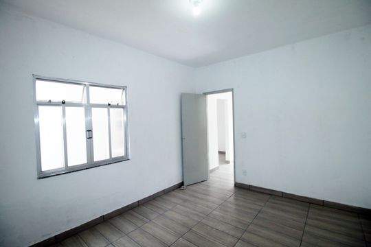 Quarto de casa para alugar com 1 quarto, 35m² em Vigário Geral, Rio de Janeiro