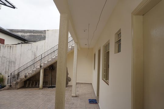 Casa para alugar com 1 quarto, 30m² em Jardim Irapiranga, Embu das Artes