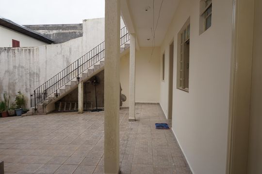 Casa para alugar com 1 quarto, 30m² em Jardim Irapiranga, Embu das Artes