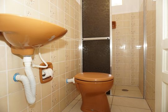 Banheiro de casa para alugar com 1 quarto, 30m² em Jardim Irapiranga, Embu das Artes