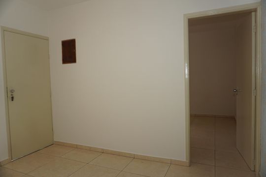 Sala de casa para alugar com 1 quarto, 30m² em Jardim Irapiranga, Embu das Artes