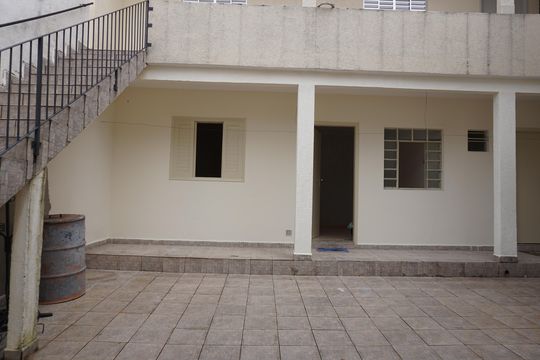 Casa para alugar com 1 quarto, 30m² em Jardim Irapiranga, Embu das Artes