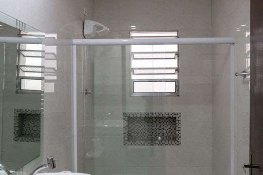 Banheiro de casa para alugar com 2 quartos, 125m² em Jardim Irene, Guarulhos