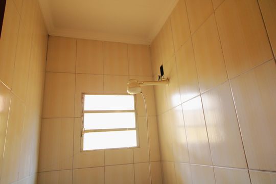 Banheiro comum de casa à venda com 2 quartos, 69m² em Vila Nascente, São Paulo