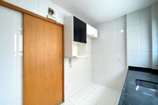 Cozinha de apartamento para alugar com 3 quartos, 100m² em Buritis, Belo Horizonte