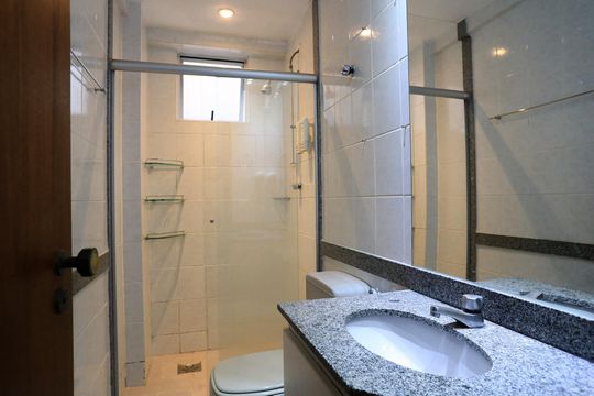 Banheiro da Suíte de apartamento para alugar com 2 quartos, 72m² em Centro, Belo Horizonte