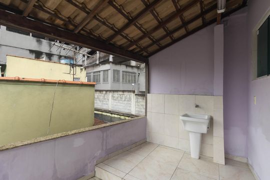 Área de Serviço de casa para alugar com 4 quartos, 140m² em Mutondo, São Gonçalo
