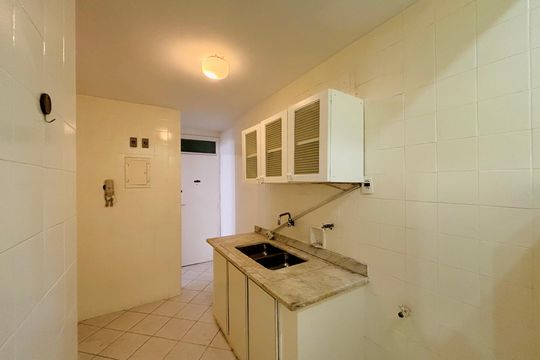 Cozinha de apartamento para alugar com 2 quartos, 72m² em Laranjeiras, Rio de Janeiro