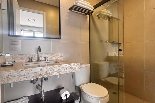 Banheiro de apartamento para alugar com 1 quarto, 46m² em Centro, Osasco