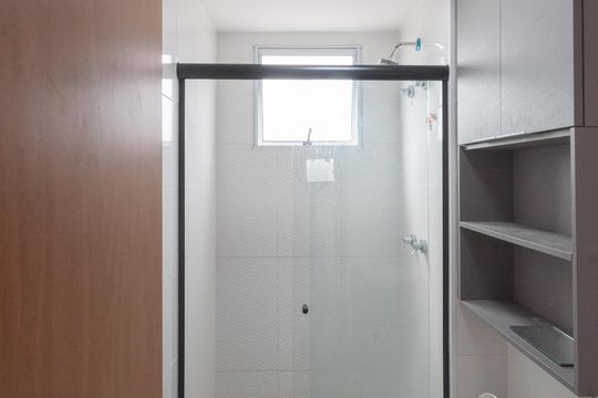 Banheiro de apartamento para alugar com 2 quartos, 44m² em Vila Satúrnia, Campinas