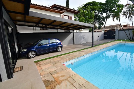 Piscina / Garagem de casa para alugar com 3 quartos, 300m² em Cidade Universitária, Campinas