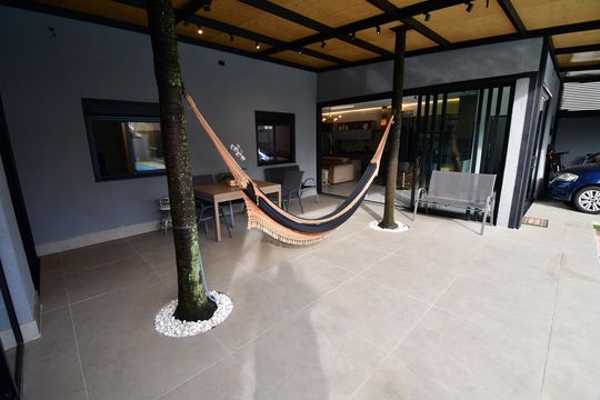 Varanda de casa para alugar com 3 quartos, 300m² em Cidade Universitária, Campinas