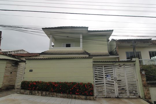 Fachada de casa de condomínio à venda com 4 quartos, 286m² em Taquara, Rio de Janeiro