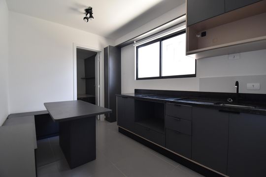 Kitnet/Studio para alugar com 1 quarto, 27m² em Novo Mundo, Curitiba