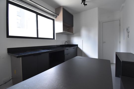 Cozinha de kitnet/studio para alugar com 1 quarto, 27m² em Novo Mundo, Curitiba