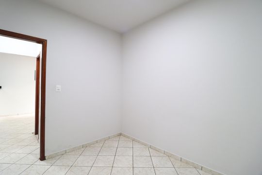 Quarto 1 de casa para alugar com 2 quartos, 70m² em Santa Mônica, Uberlândia