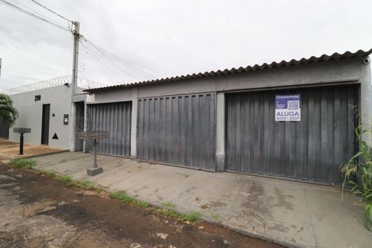 Fachada de casa para alugar com 2 quartos, 70m² em Santa Mônica, Uberlândia