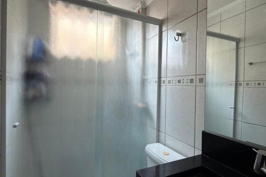 Banheiro Social de apartamento à venda com 2 quartos, 42m² em Demarchi, São Bernardo do Campo