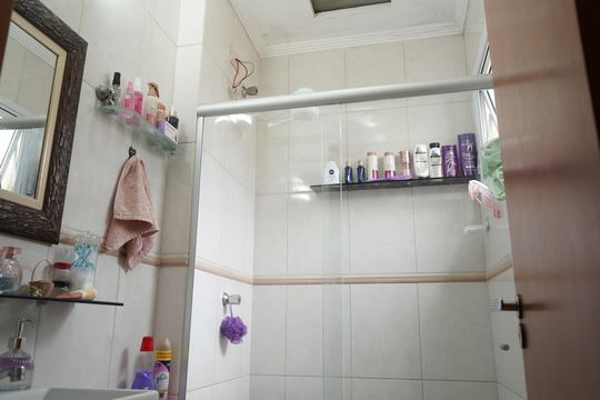 Banheiro da Suíte de casa de condomínio à venda com 3 quartos, 125m² em Penha de França, São Paulo