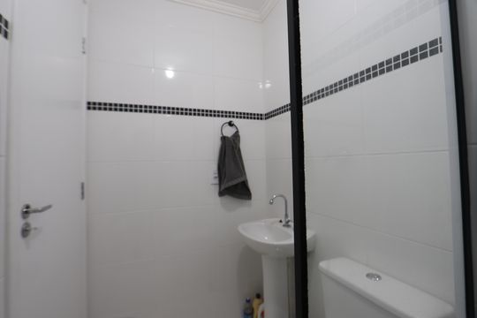 Banheiro de apartamento para alugar com 2 quartos, 35m² em Cidade Satelite Santa Barbara, São Paulo