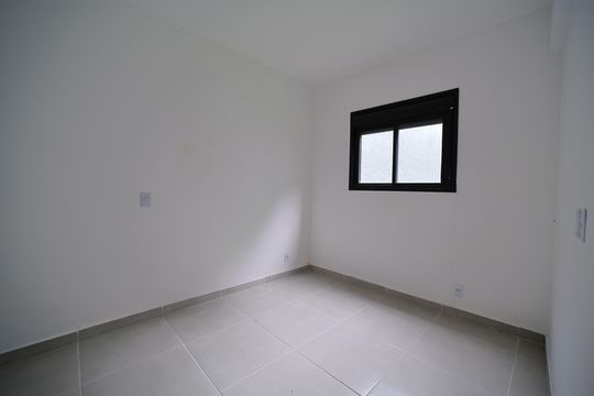 Quarto 2 de apartamento para alugar com 2 quartos, 38m² em Vila Santa Teresa, São Paulo