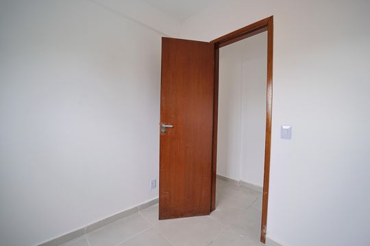 Quarto 1 de apartamento para alugar com 2 quartos, 38m² em Vila Santa Teresa, São Paulo