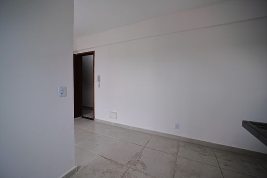 Cozinha de apartamento para alugar com 2 quartos, 38m² em Vila Santa Teresa, São Paulo