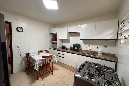 Cozinha  de casa à venda com 3 quartos, 125m² em Vila Marari, São Paulo