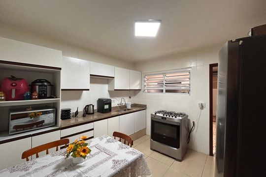 Cozinha  de casa à venda com 3 quartos, 125m² em Vila Marari, São Paulo