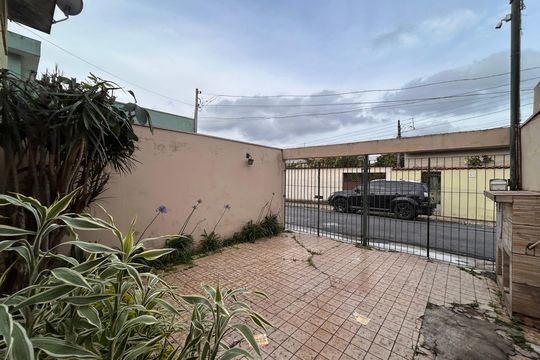 Garagem  de casa à venda com 3 quartos, 125m² em Vila Marari, São Paulo