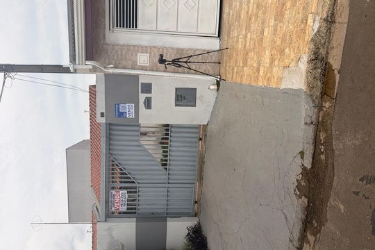 Placa instalada em 24/10 com código  TFBY-189 de casa à venda com 3 quartos, 41m² em Residencial Cosmos, Campinas