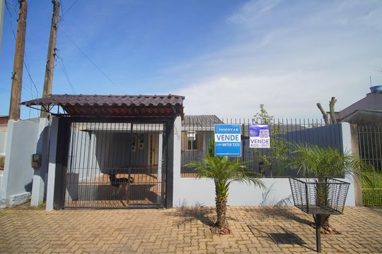 Fachada de casa à venda com 1 quarto, 70m² em Campina, São Leopoldo
