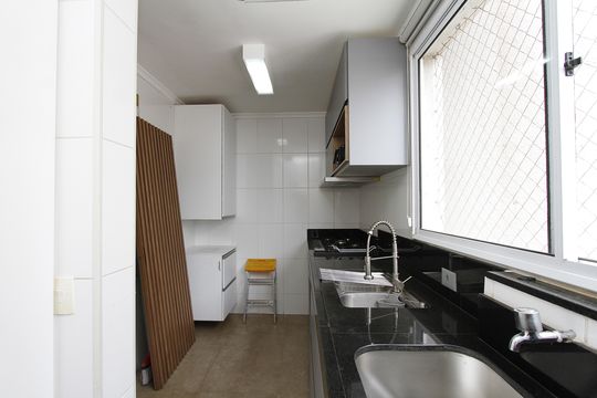 Cozinha de apartamento à venda com 3 quartos, 83m² em Buritis, Belo Horizonte