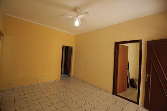 Sala de apartamento para alugar com 3 quartos, 93m² em Marapé, Santos