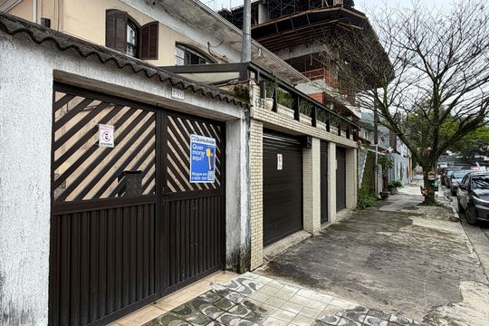Placa Instalada de apartamento para alugar com 3 quartos, 93m² em Marapé, Santos