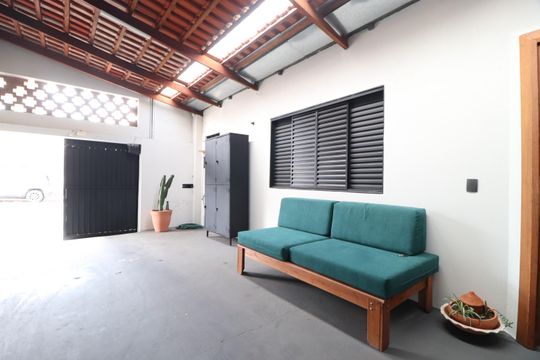 Hall de entrada de casa para alugar com 1 quarto, 100m² em Martins, Uberlândia