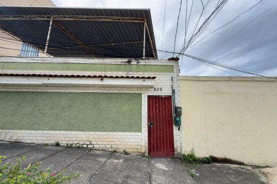 Fachada de casa para alugar com 1 quarto, 30m² em Brás de Pina, Rio de Janeiro