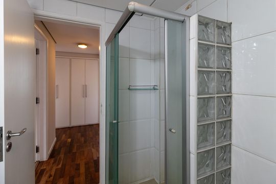 Banheiro de apartamento à venda com 3 quartos, 124m² em Perdizes, São Paulo
