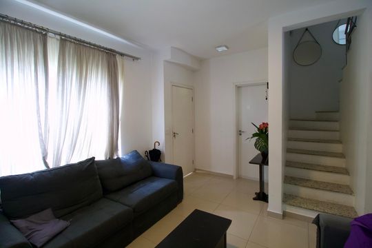 Casa de Condomínio para alugar com 3 quartos, 170m² em Barreirinha, Curitiba