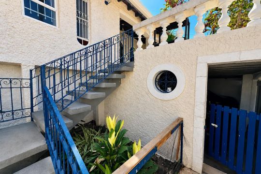 Área externa de casa à venda com 3 quartos, 181m² em Vila José Iório, Campinas