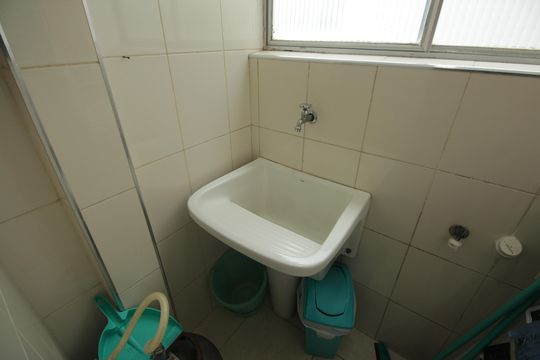 Cozinha e Área de Serviço de kitnet/studio para alugar com 1 quarto, 47m² em Aparecida, Santos
