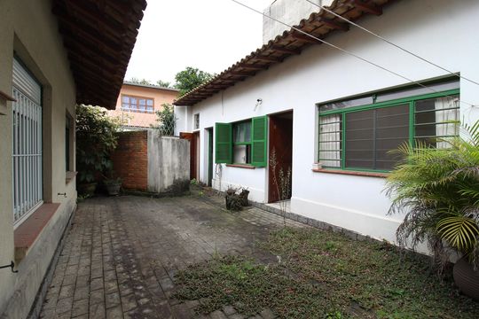 Quintal de casa à venda com 5 quartos, 214m² em Indianópolis, São Paulo