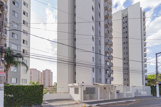 Fachada de apartamento para alugar com 2 quartos, 56m² em Jardim Roberto, Osasco