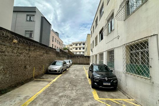 Garagem de apartamento à venda com 3 quartos, 88m² em Santo Antônio, Belo Horizonte