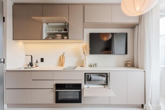 Cozinha de apartamento para alugar com 1 quarto, 25m² em Pinheiros, São Paulo