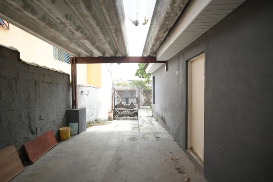 Garagem de casa à venda com 2 quartos, 500m² em Parque das Nações, Santo André