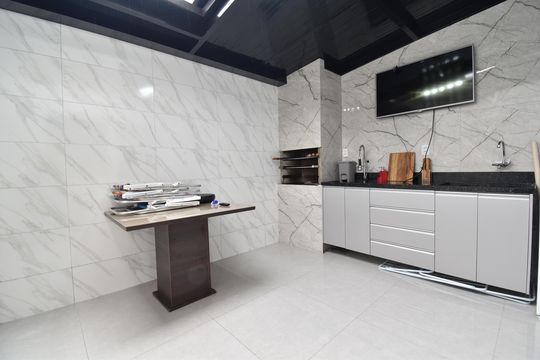 Churrasqueira de casa para alugar com 3 quartos, 88m² em Sítio Cercado, Curitiba
