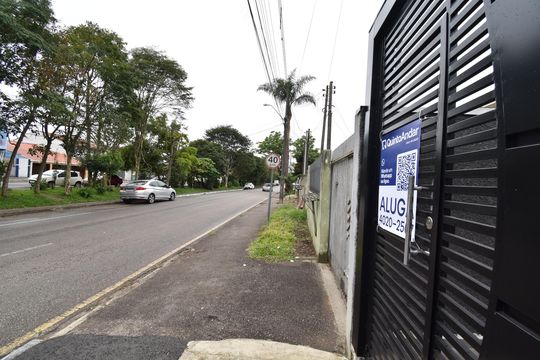 Placa de casa para alugar com 3 quartos, 88m² em Sítio Cercado, Curitiba