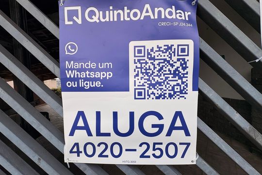 Fachada + placa grande HVTG-3059 de casa para alugar com 2 quartos, 160m² em Jardim Vila Rica, Santo André