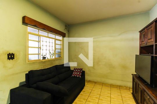 Casa para alugar com 3 quartos, 80m² em Vila Bertioga, São Paulo